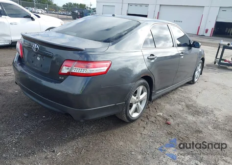 2010 Toyota Camry Se z USA, uszkodzony, nr VIN 4T1BF3EK2AU542001